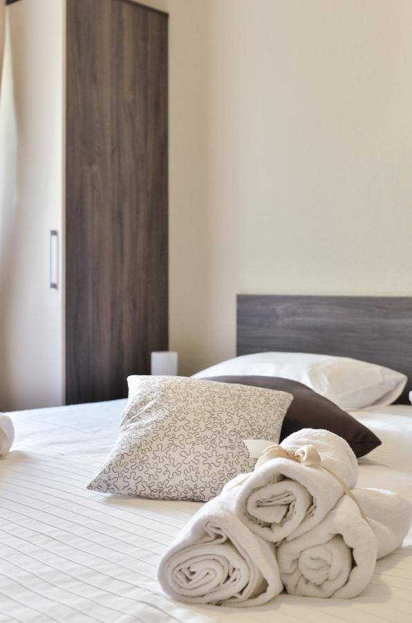 Apartmani Peric 1 Meka Draga Обровац Экстерьер фото