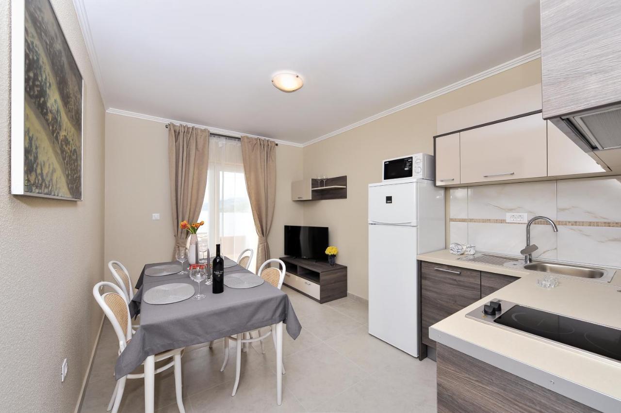 Apartmani Peric 1 Meka Draga Обровац Экстерьер фото